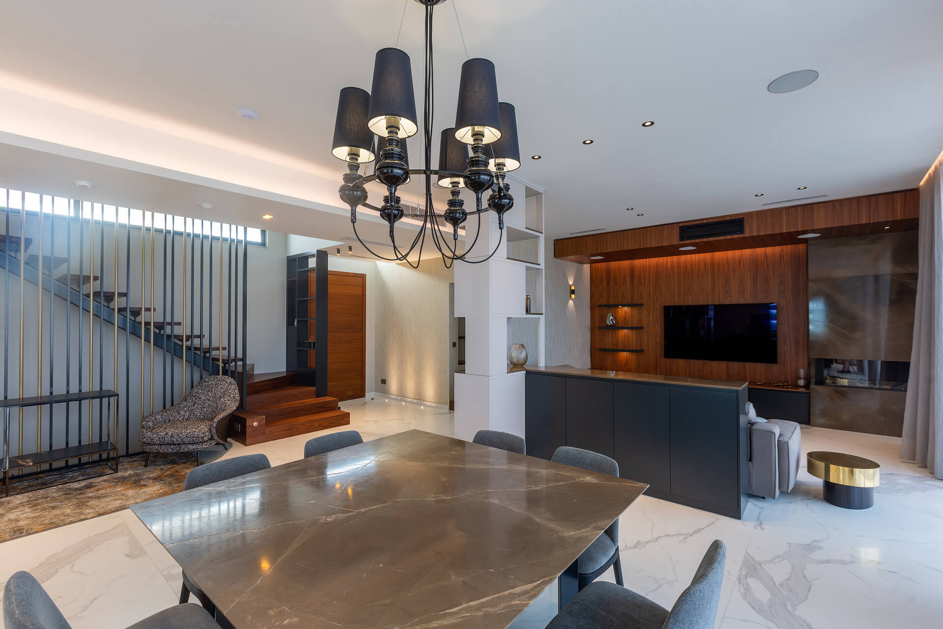 002-Halmannvella Bronzo Armani and Ariostea Bianco Calacatta