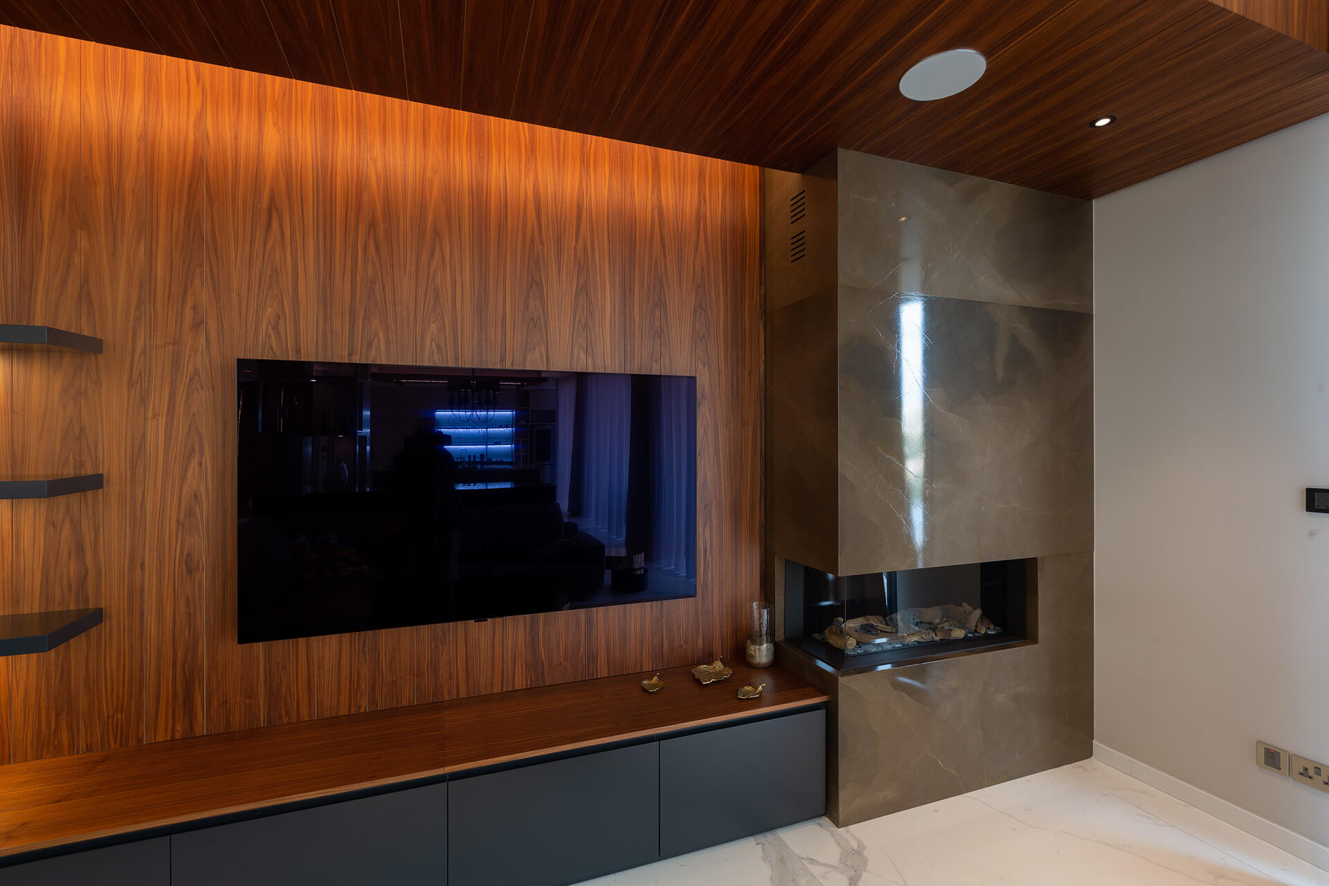 003-Bronzo Armani Marble Fireplace