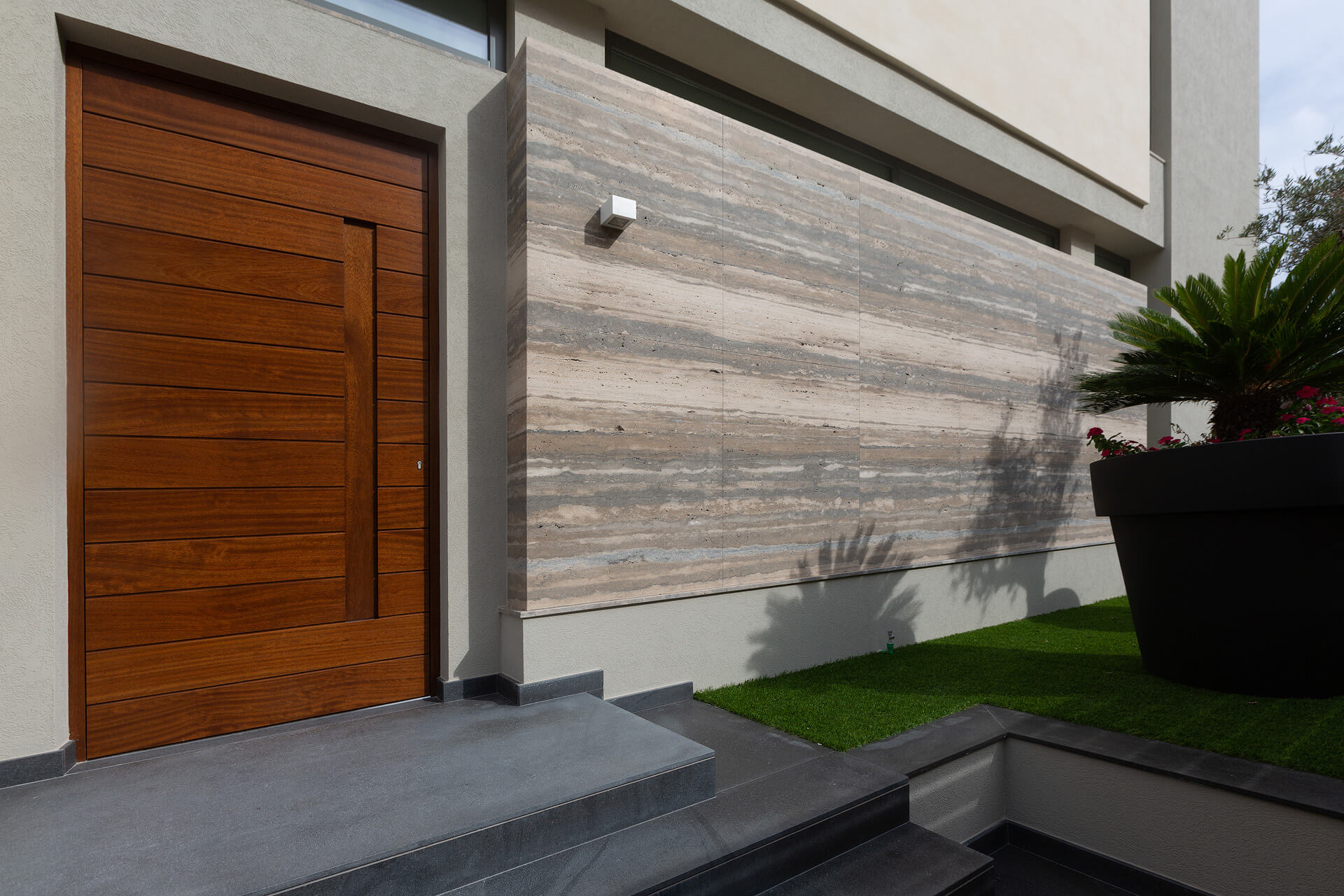 009 halmannvella travertine silver and pietra lavica