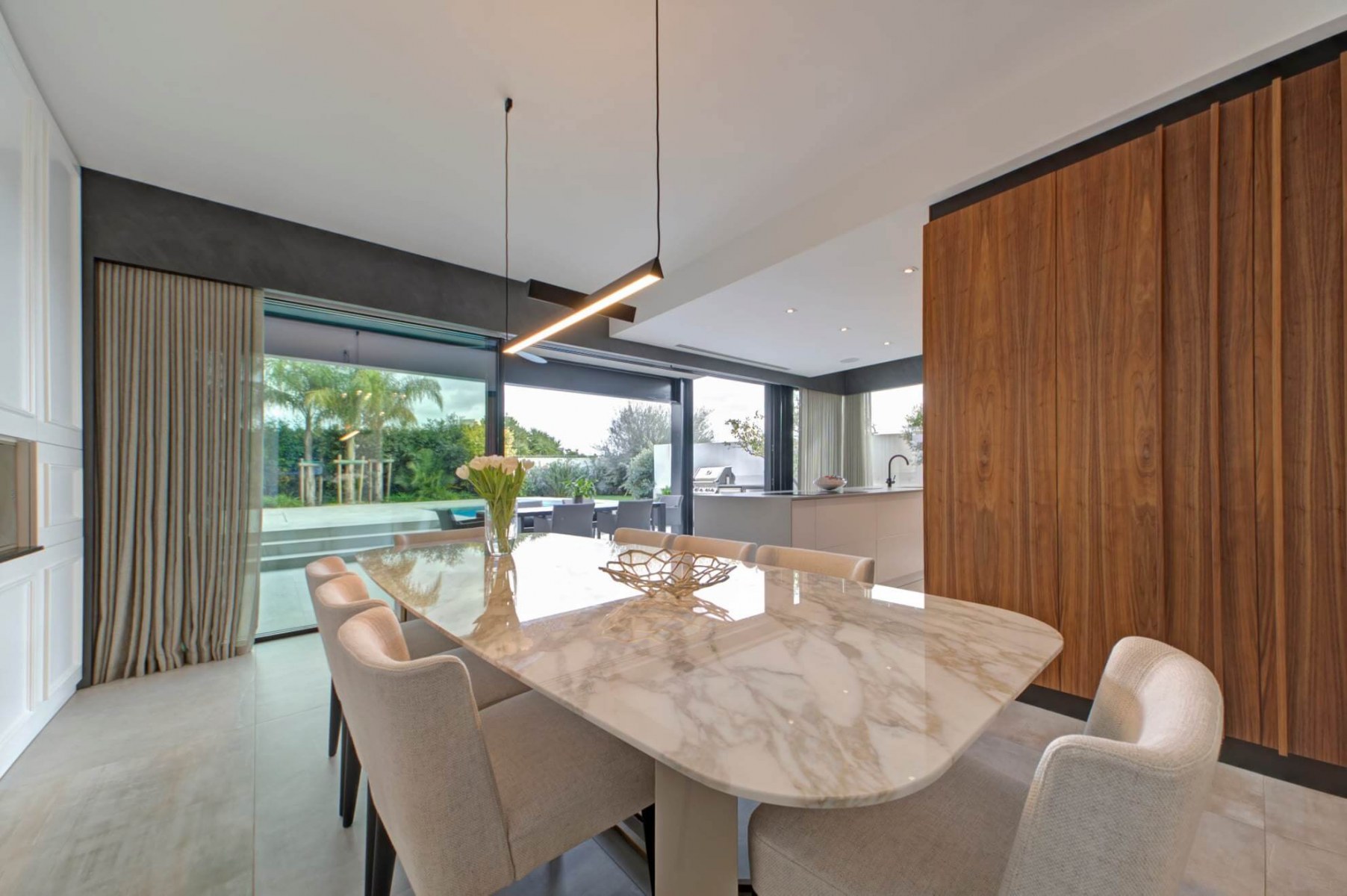 10 Halmann Vella – Marca corona – table
